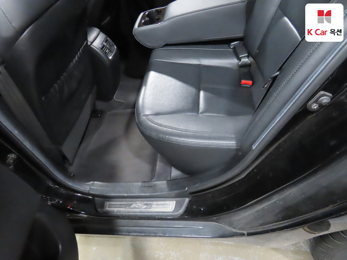 Kia K7 2010 - Image 22