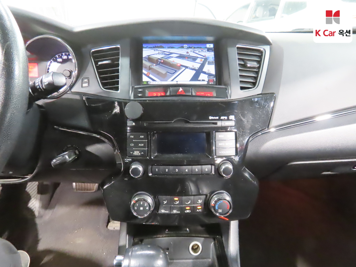 Kia K7 2010 - Image 6