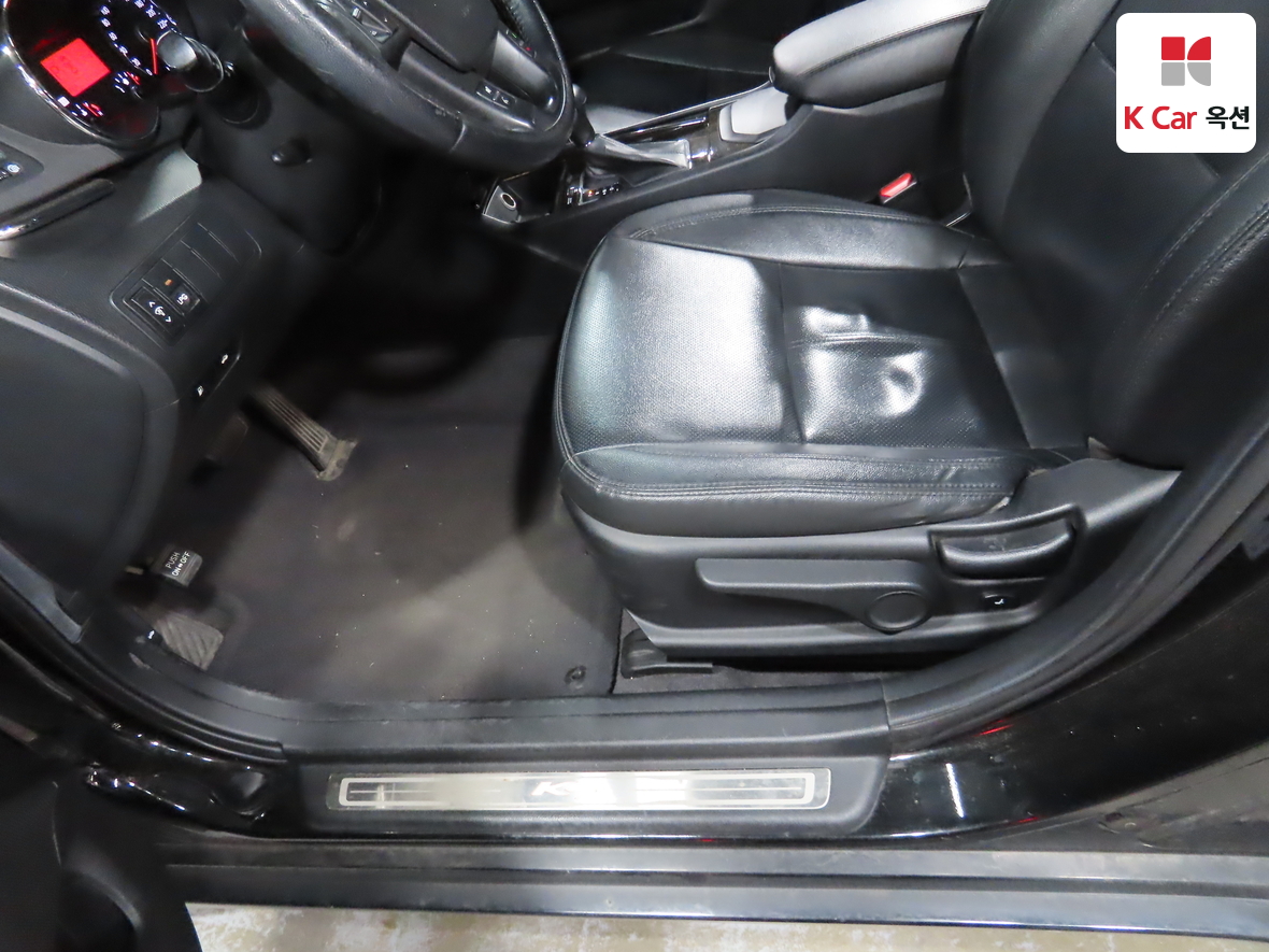 Kia K7 2010 - Image 17