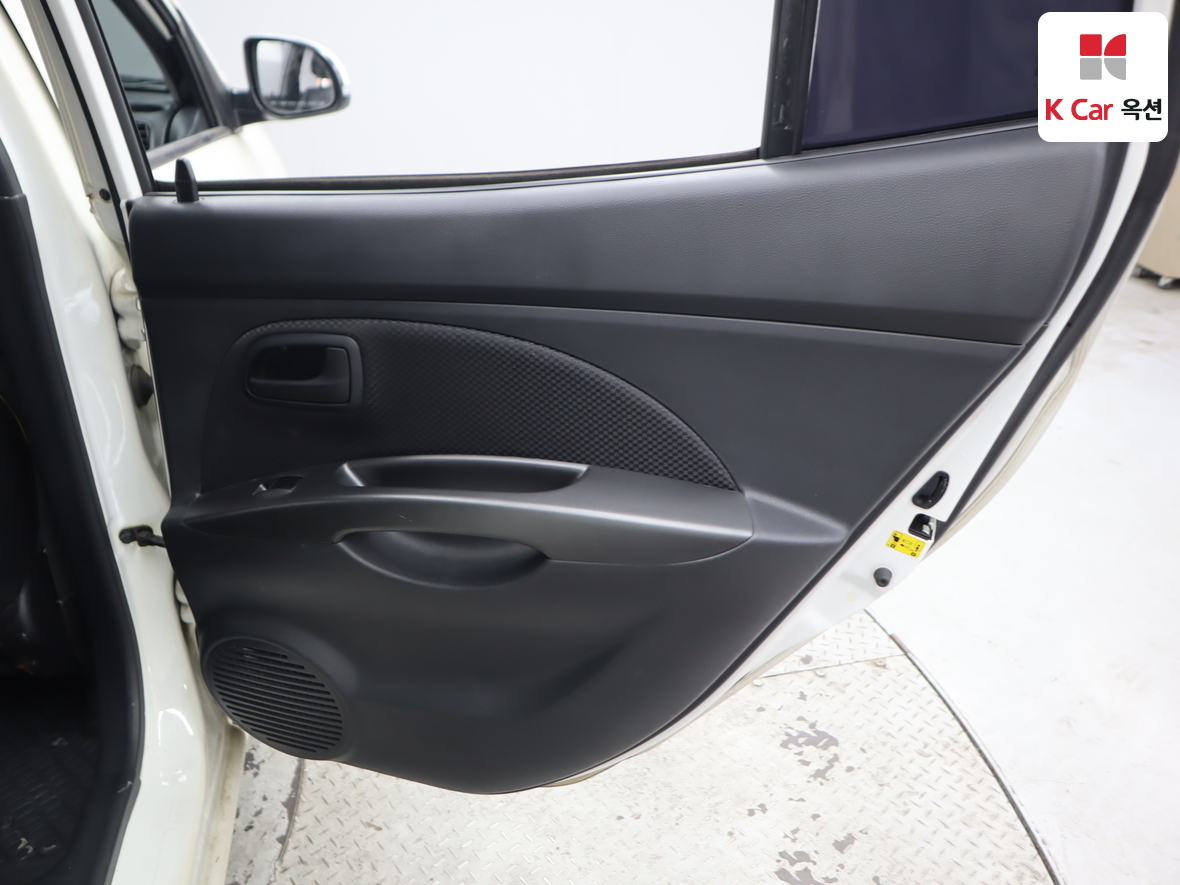 كيا مورنينج 2011 - صورة 25