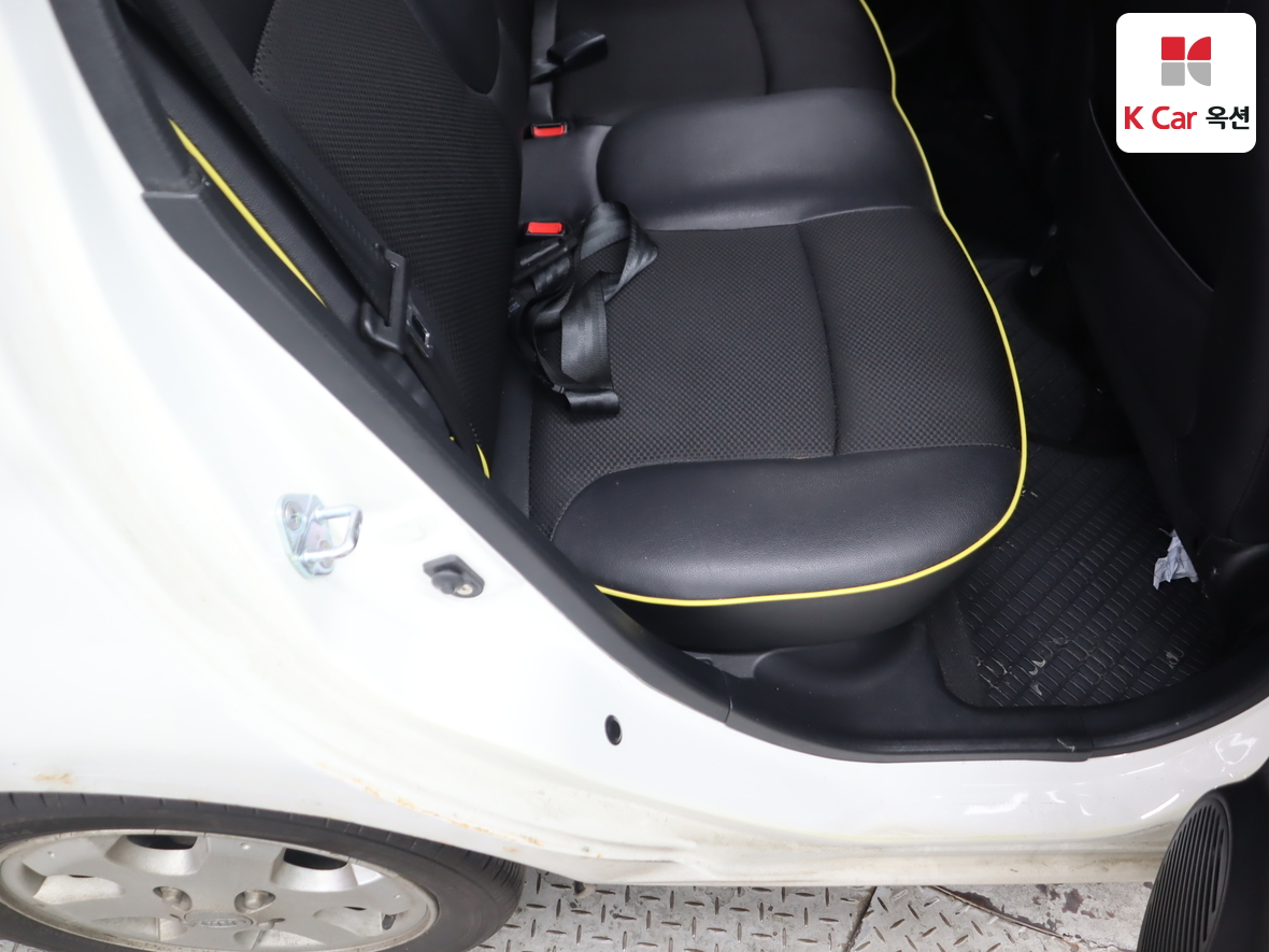 كيا مورنينج 2011 - صورة 26