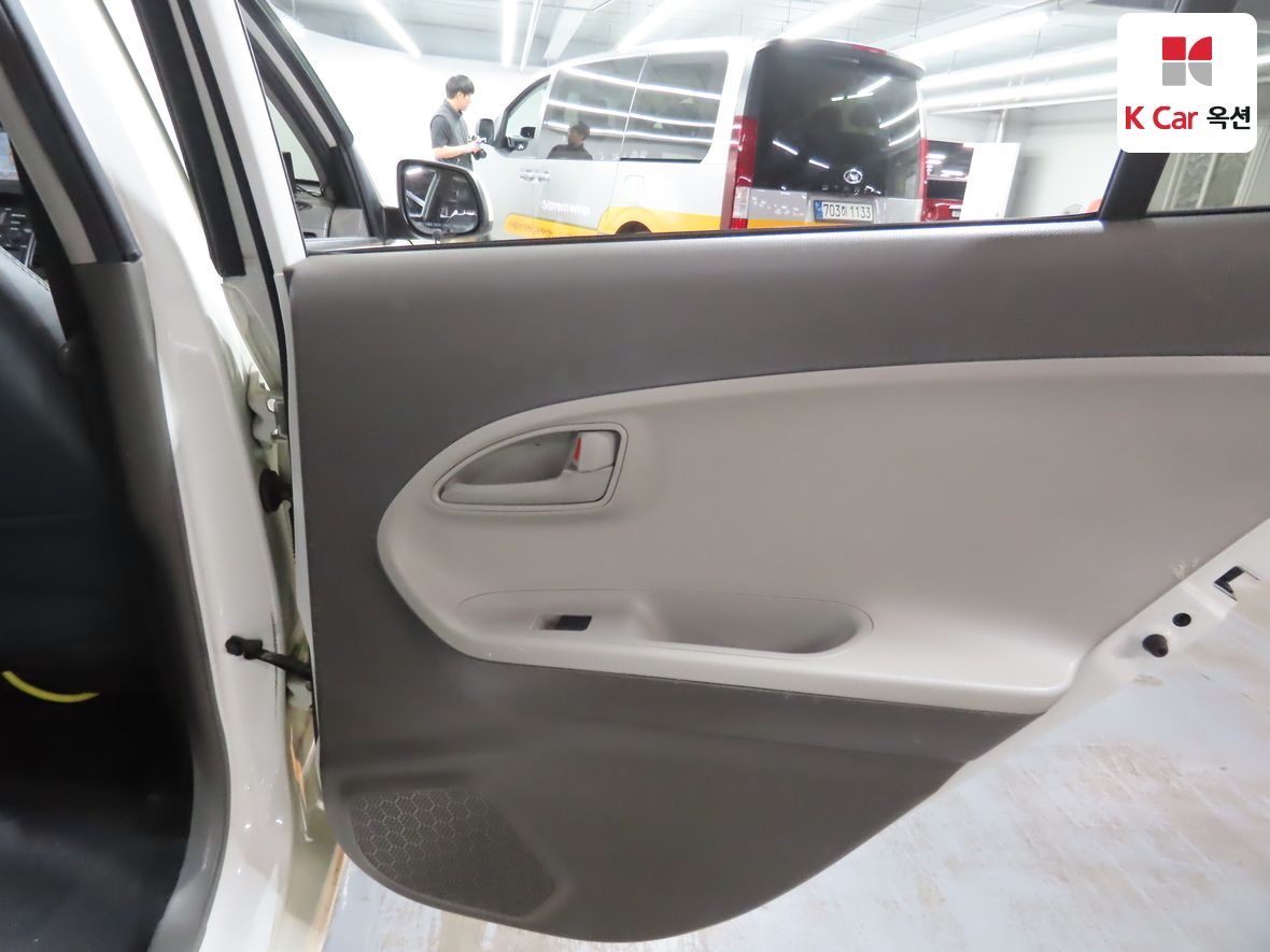 Kia Morning 2013 - Image 27