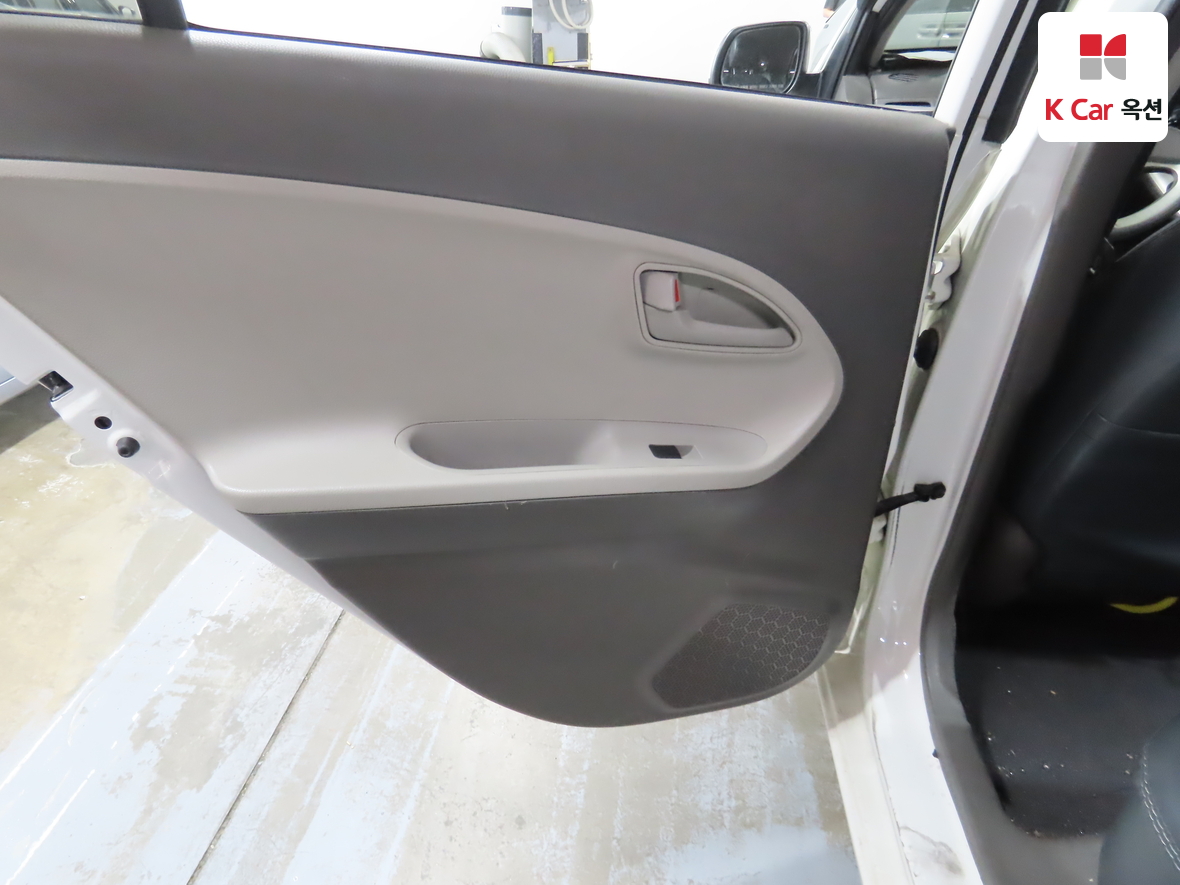 Kia Morning 2013 - Image 22