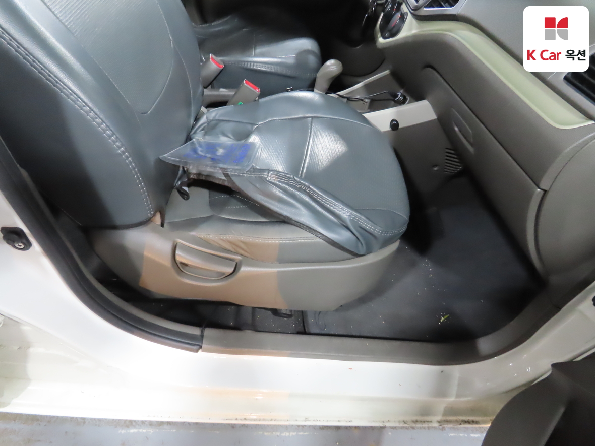 Kia Morning 2013 - Image 30