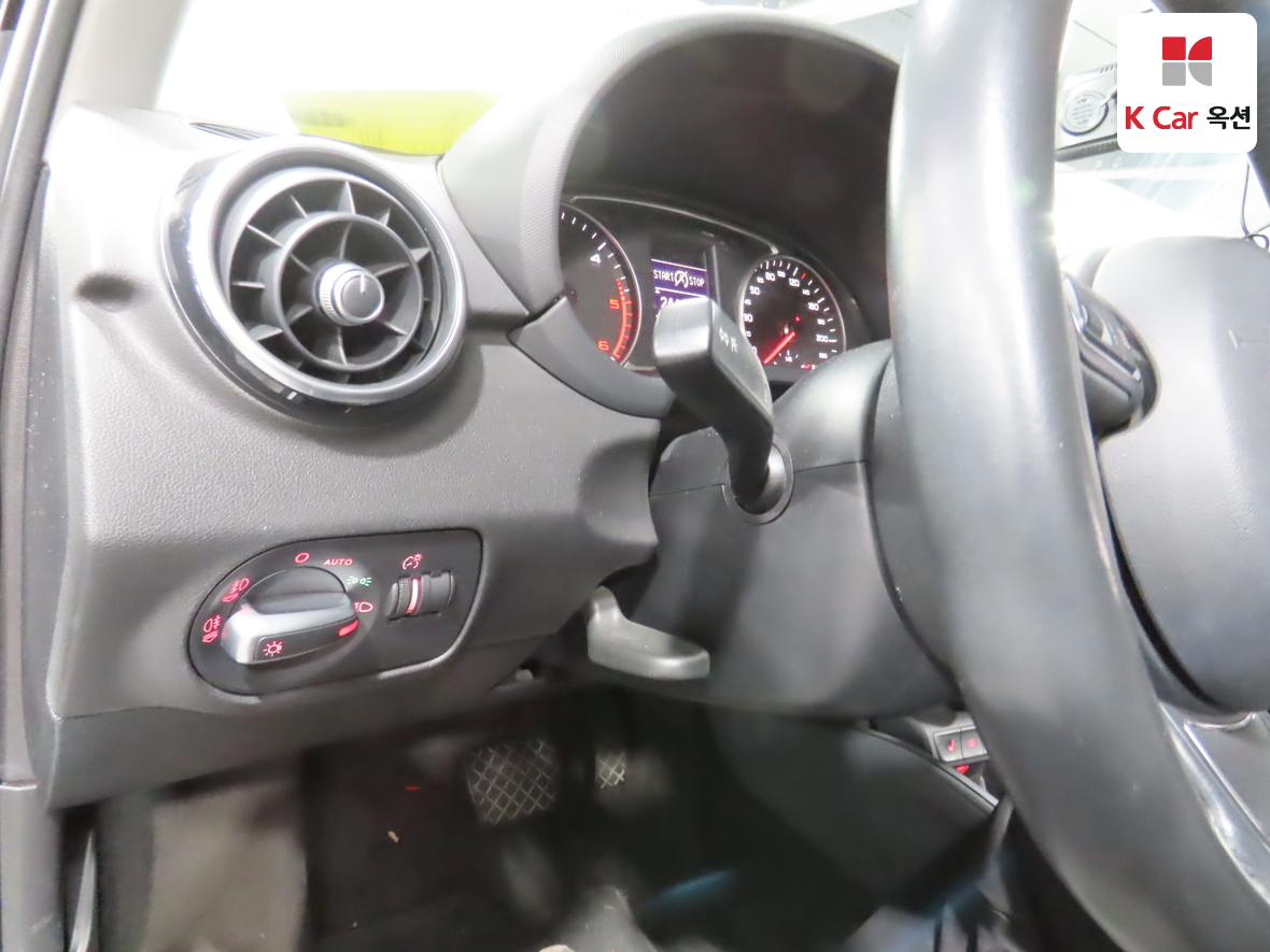 Audi A1 2015 - Image 9