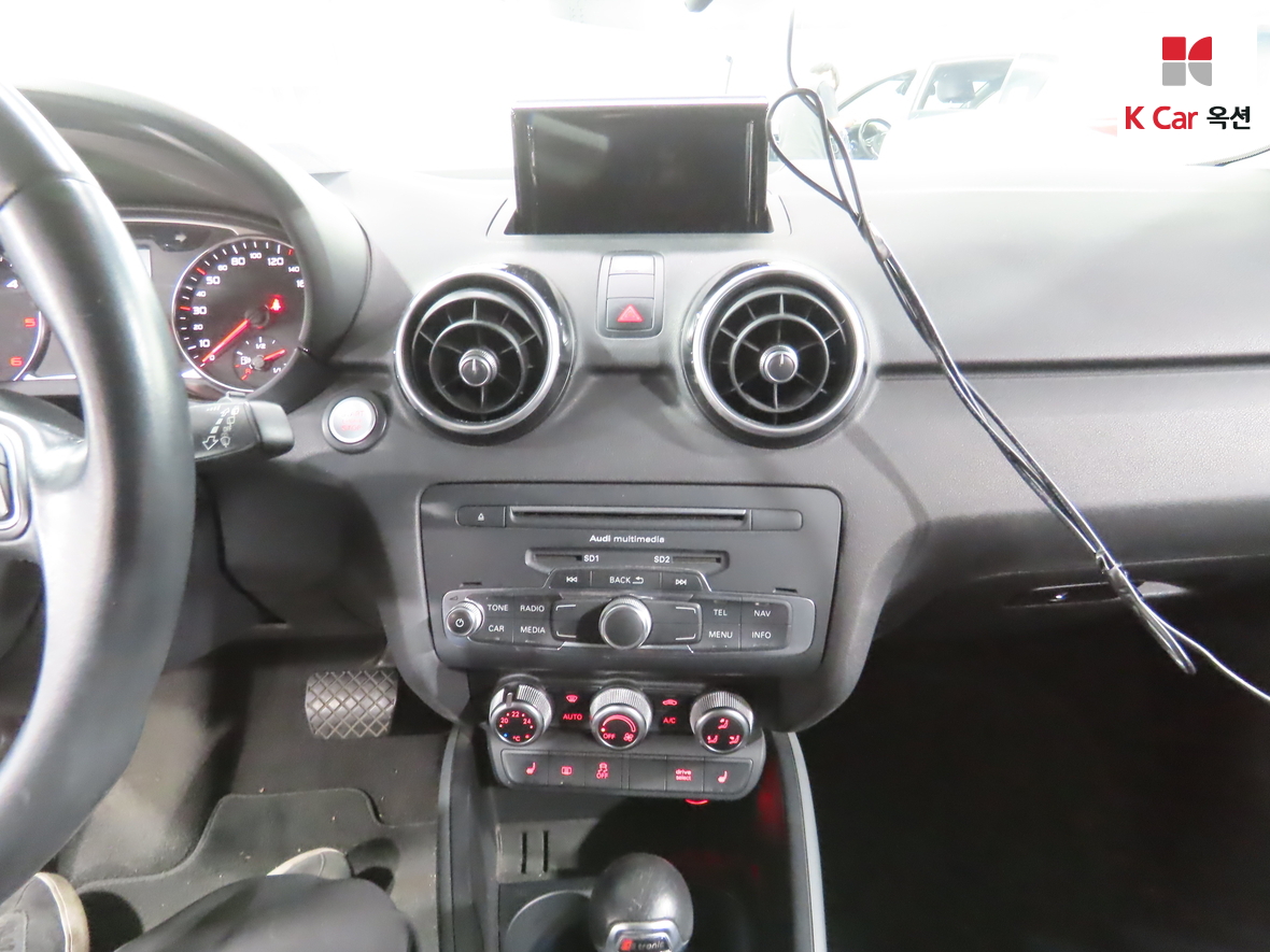 Audi A1 2015 - Image 6