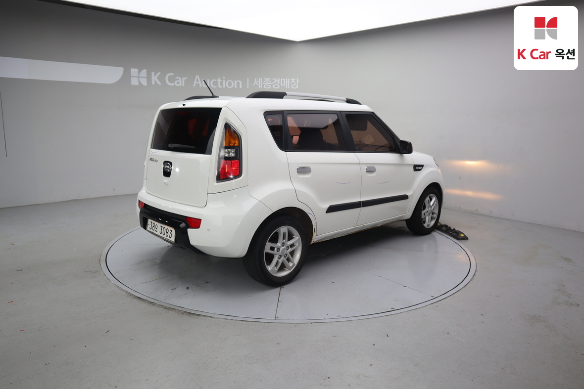 Kia Soul 2009 - Image 2