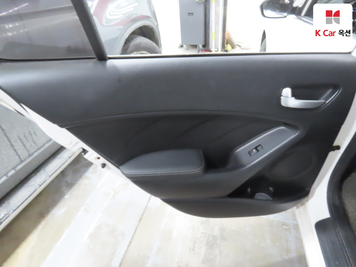 Kia K3 2016 - Image 23