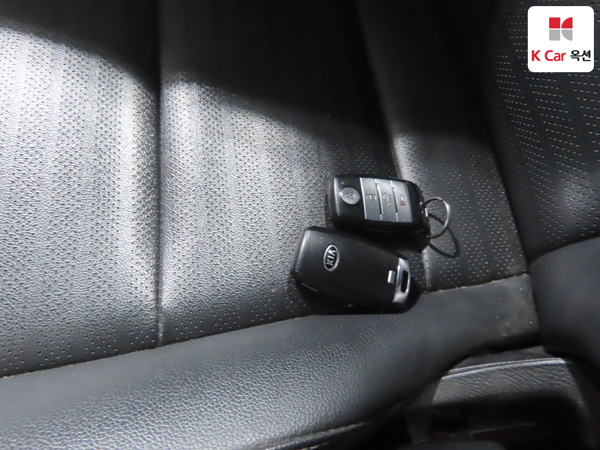 Kia K3 2016 - Image 17