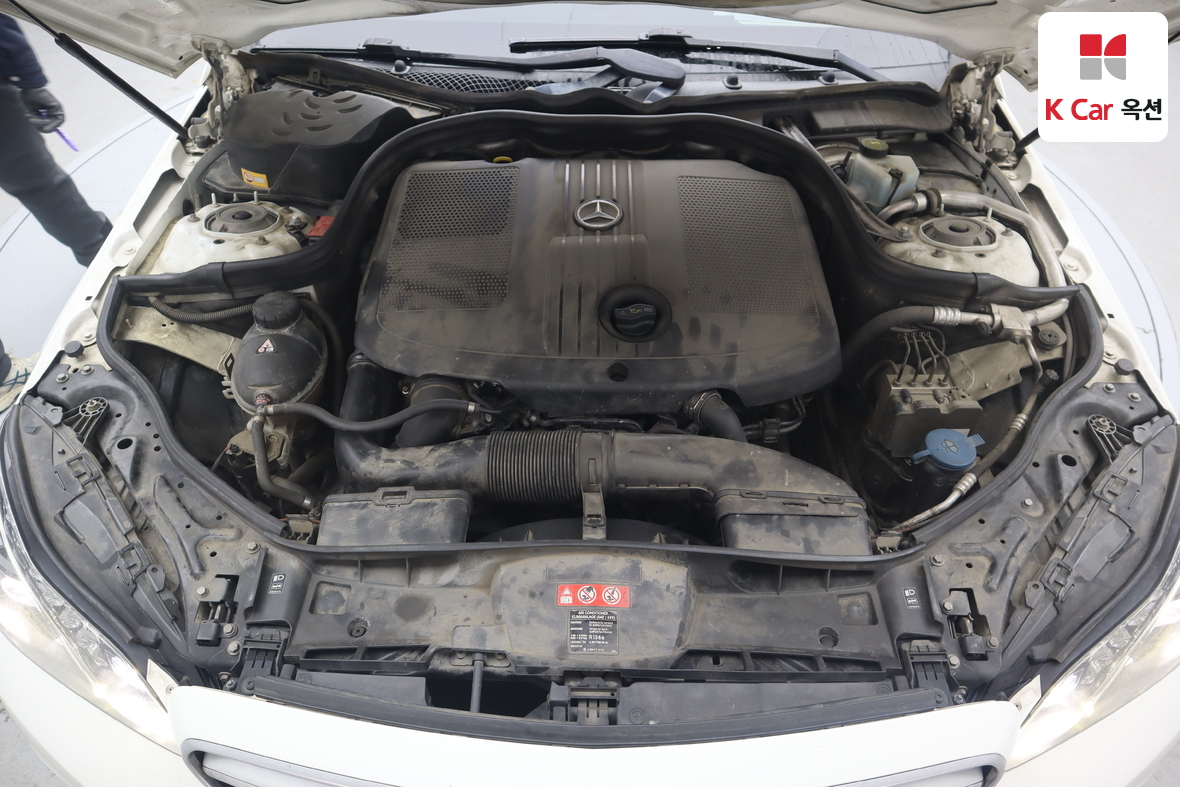 Mercedes-Benz E-Class - 35