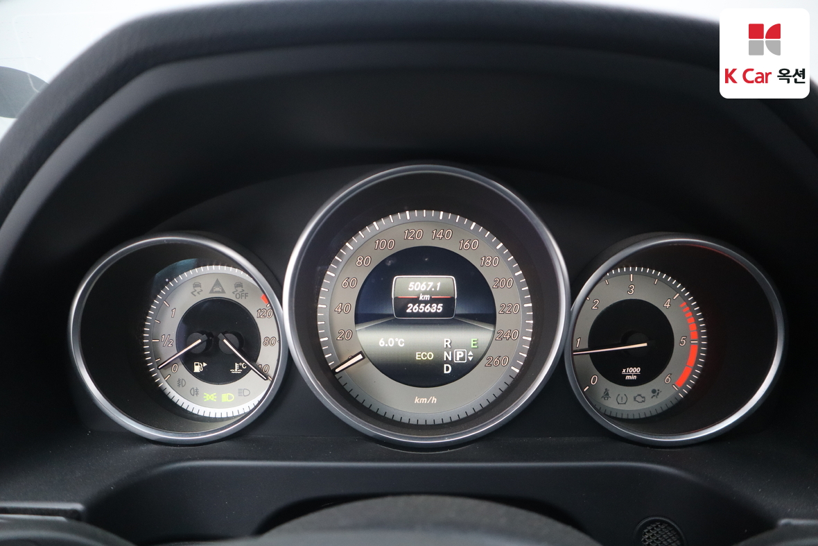 Mercedes-Benz E-Class - 5