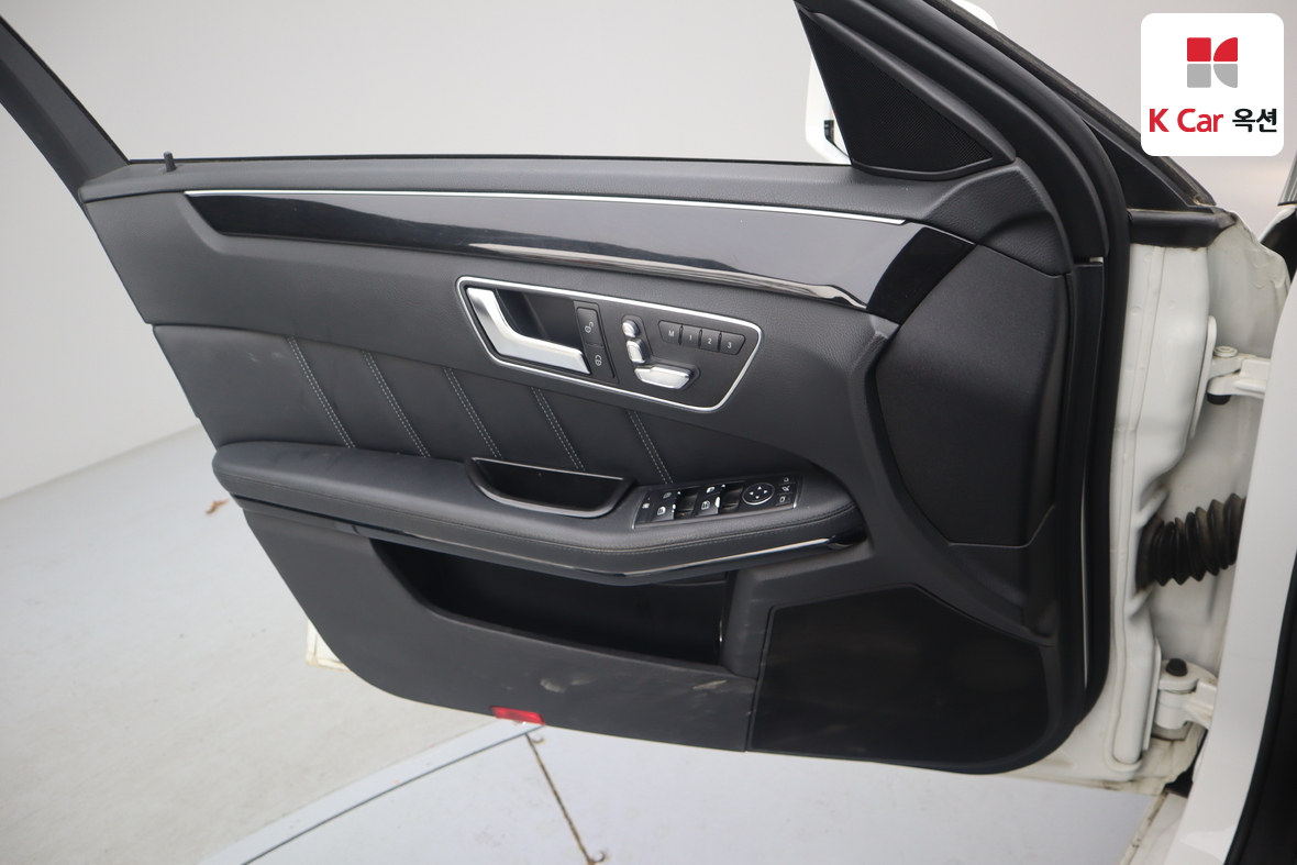 Mercedes-Benz E-Class - 8