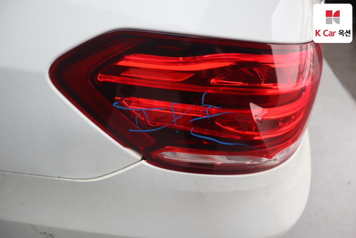 Mercedes-Benz E-Class - 46