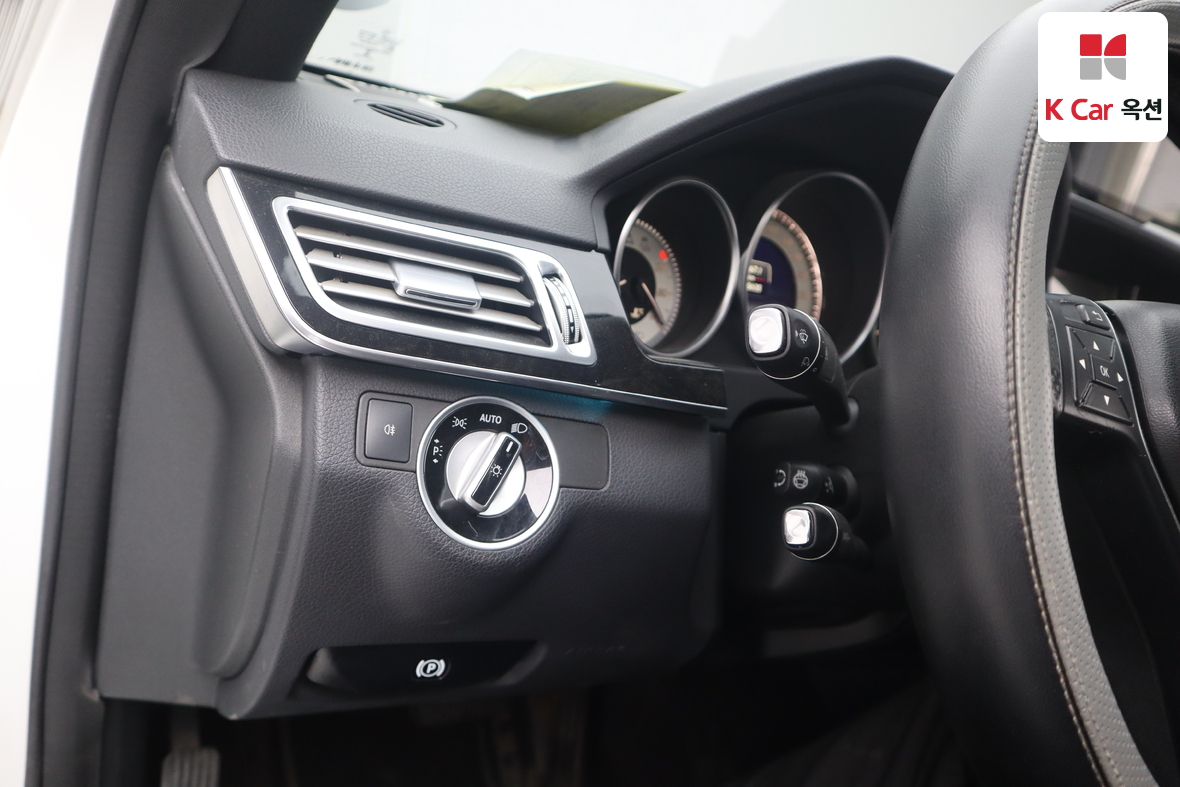 Mercedes-Benz E-Class - 9