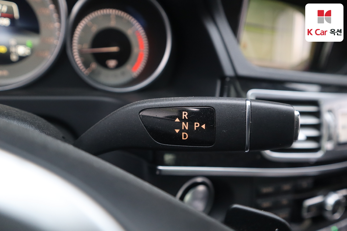 Mercedes-Benz E-Class - 18