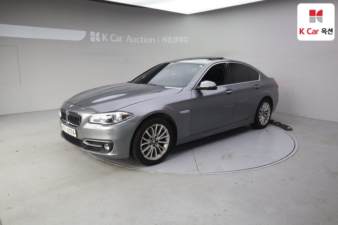 BMW 5 Series 2014 - Image 1
