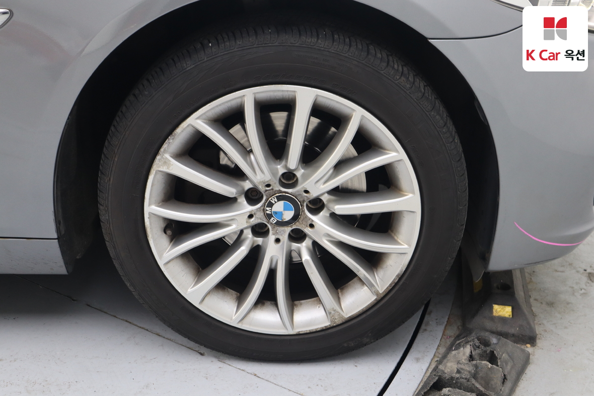 BMW 5 Series 2014 - Image 49