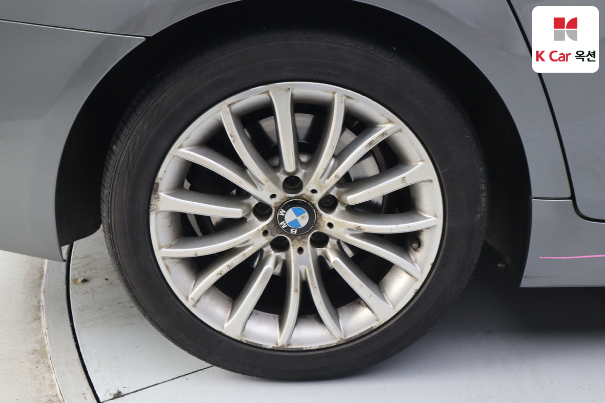 BMW 5 Series 2014 - Image 50