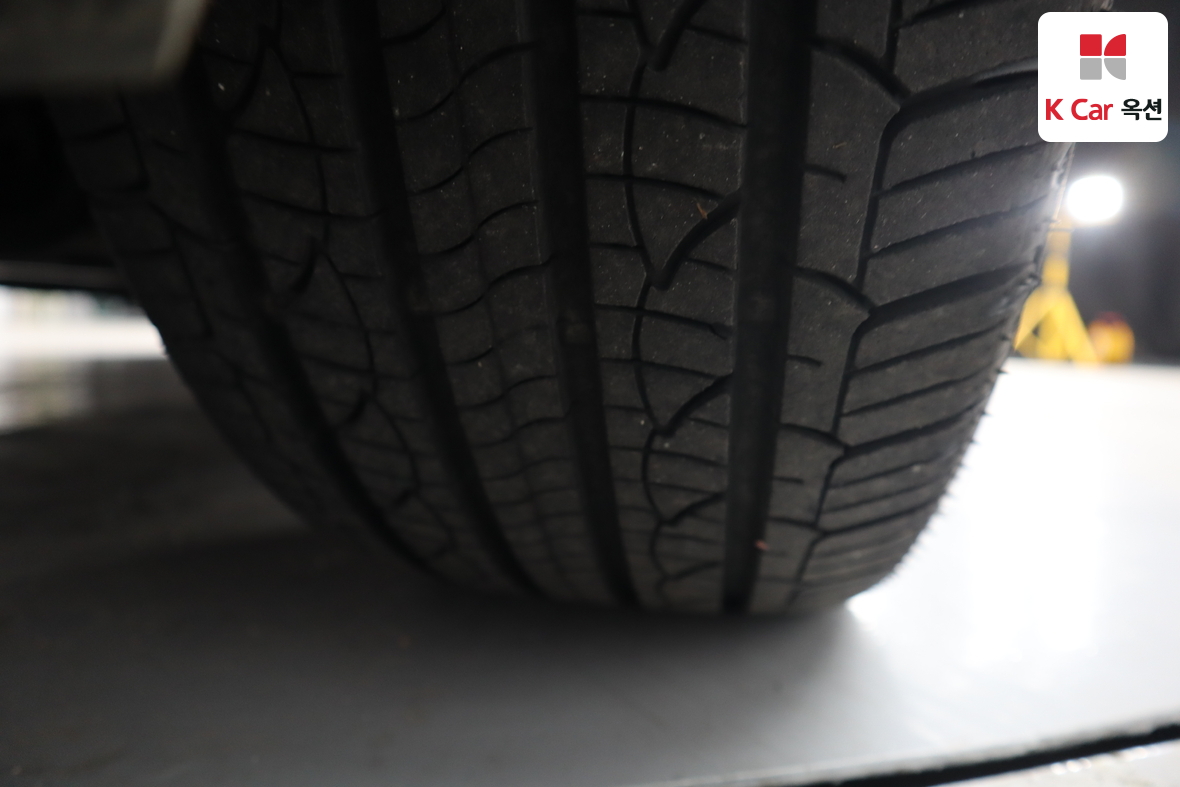 BMW 5 Series 2014 - Image 36