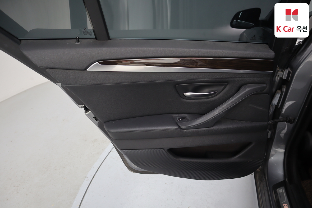 BMW 5 Series 2014 - Image 25