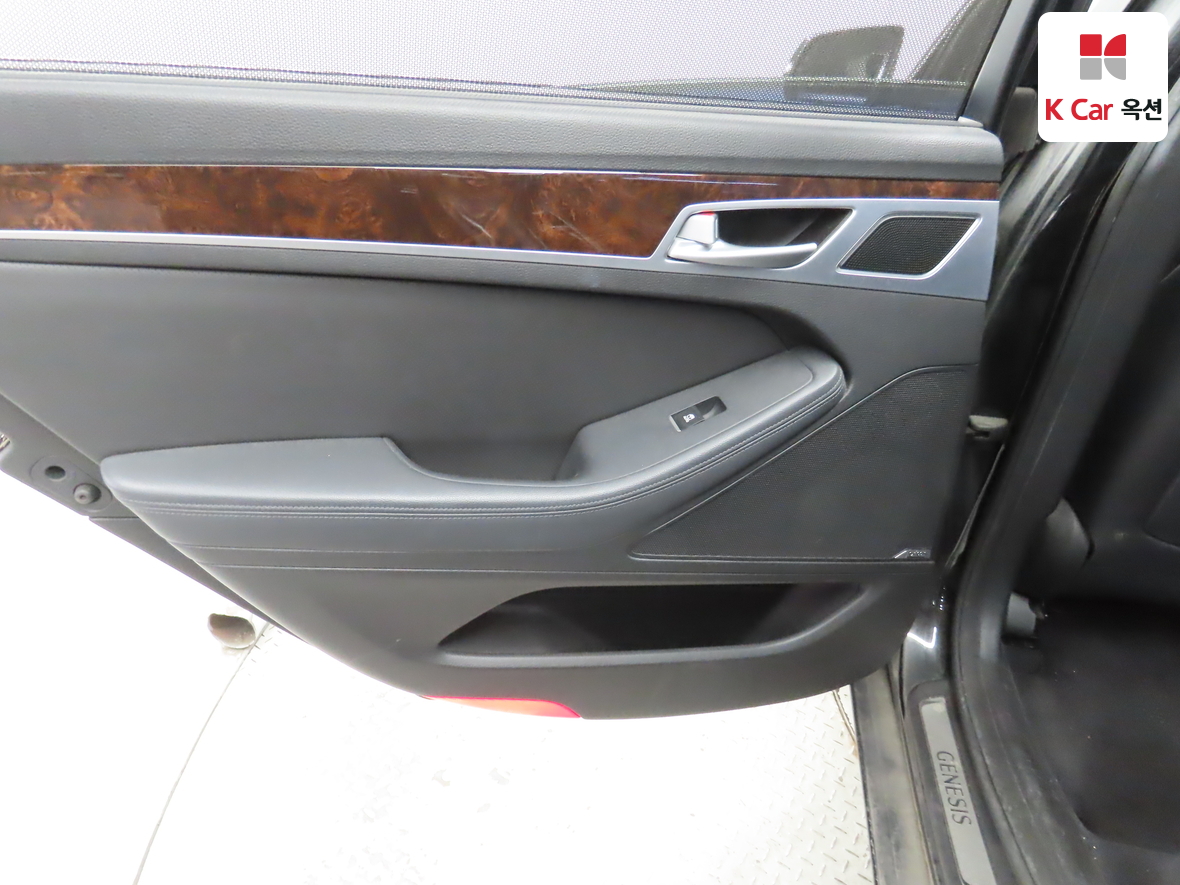 هيونداي جينيسيس 2014 - صورة 22