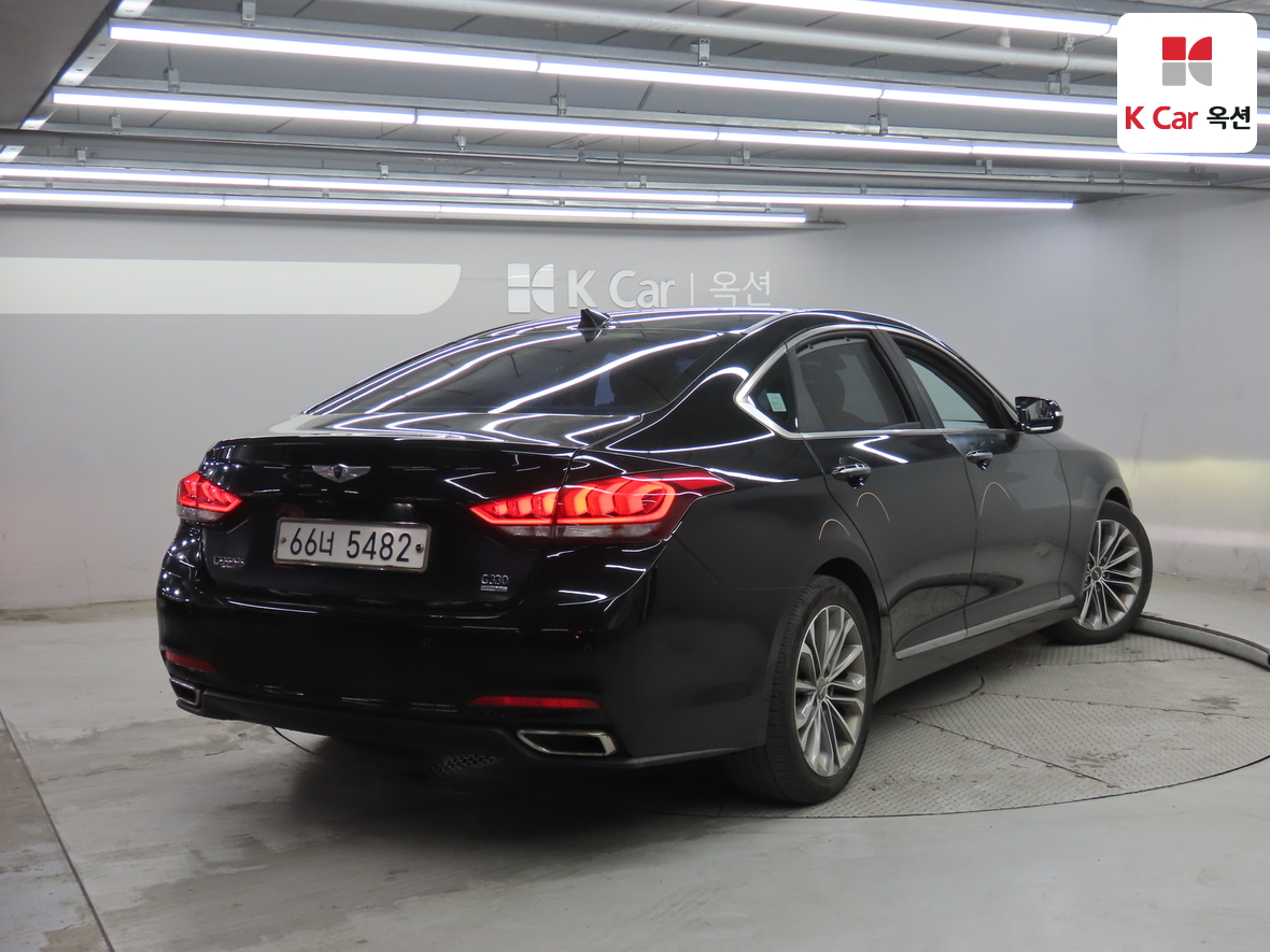 هيونداي جينيسيس 2014 - صورة 2