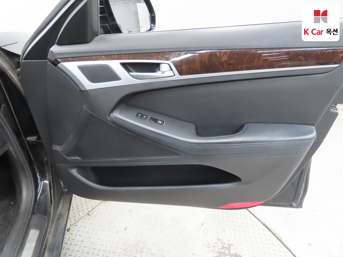 هيونداي جينيسيس 2014 - صورة 29