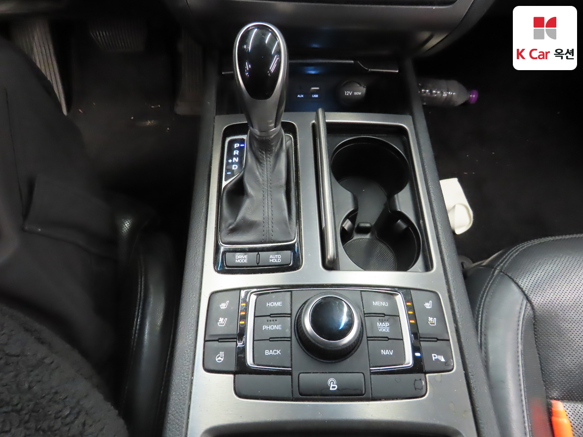 هيونداي جينيسيس 2014 - صورة 16