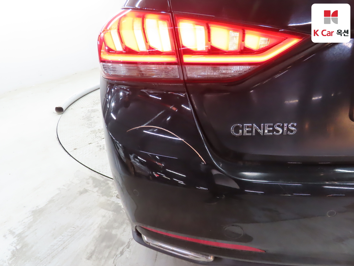 هيونداي جينيسيس 2014 - صورة 40