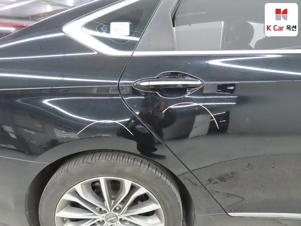 هيونداي جينيسيس 2014 - صورة 42