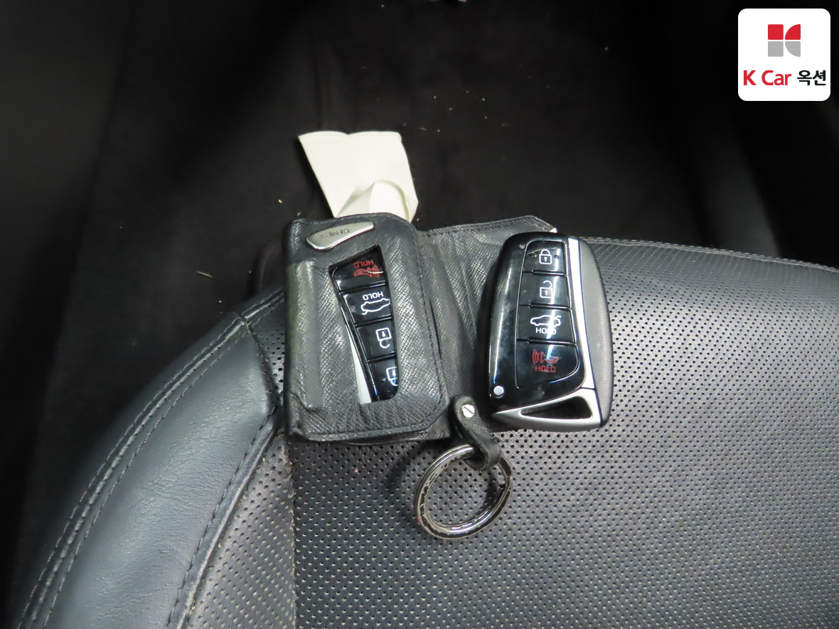 هيونداي جينيسيس 2014 - صورة 17