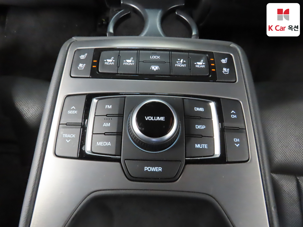 هيونداي جينيسيس 2014 - صورة 24