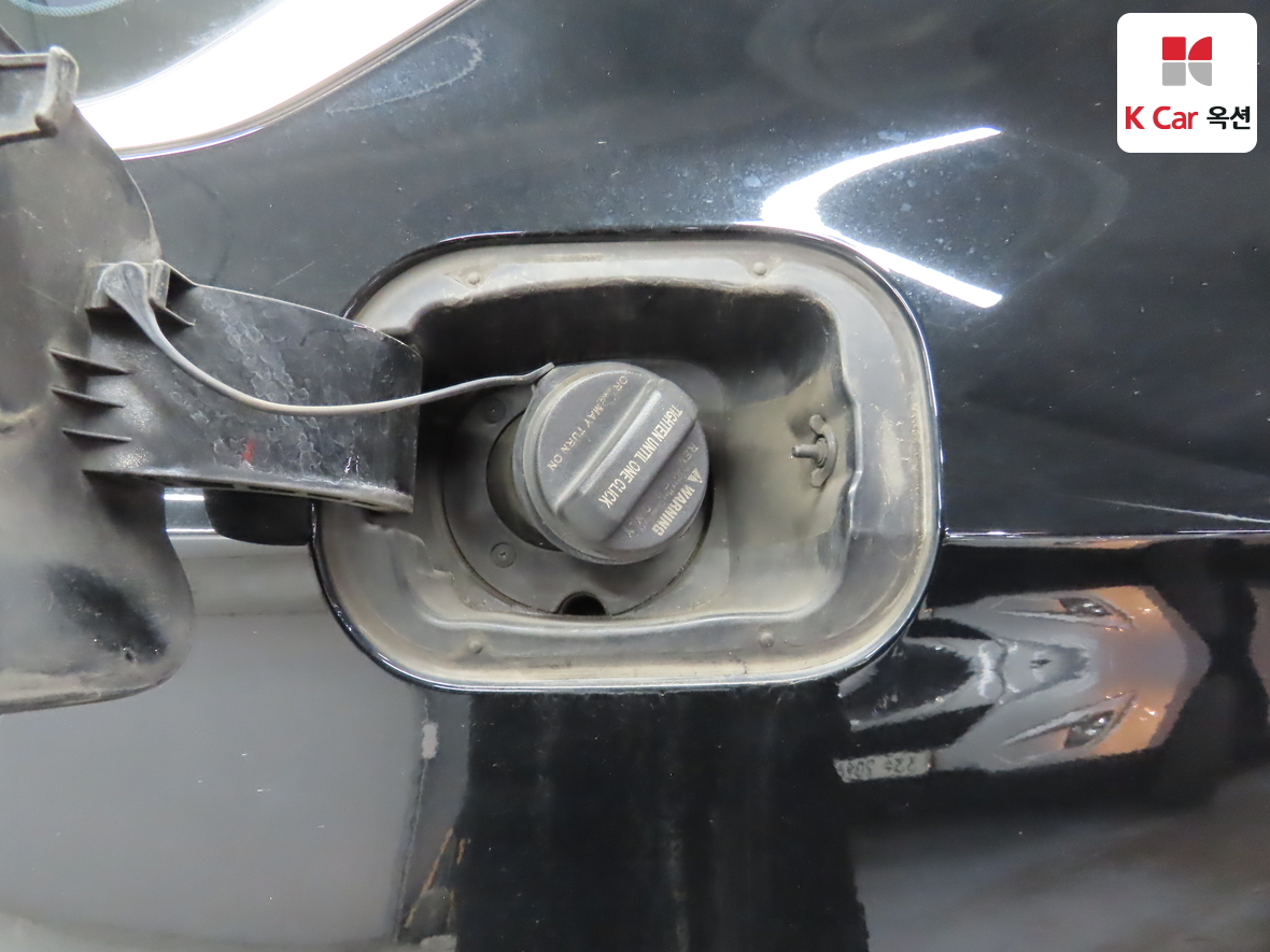 هيونداي جينيسيس 2014 - صورة 25