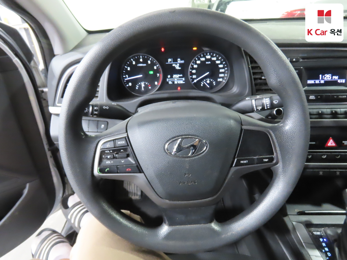 Hyundai Elantra 2018 - Image 10