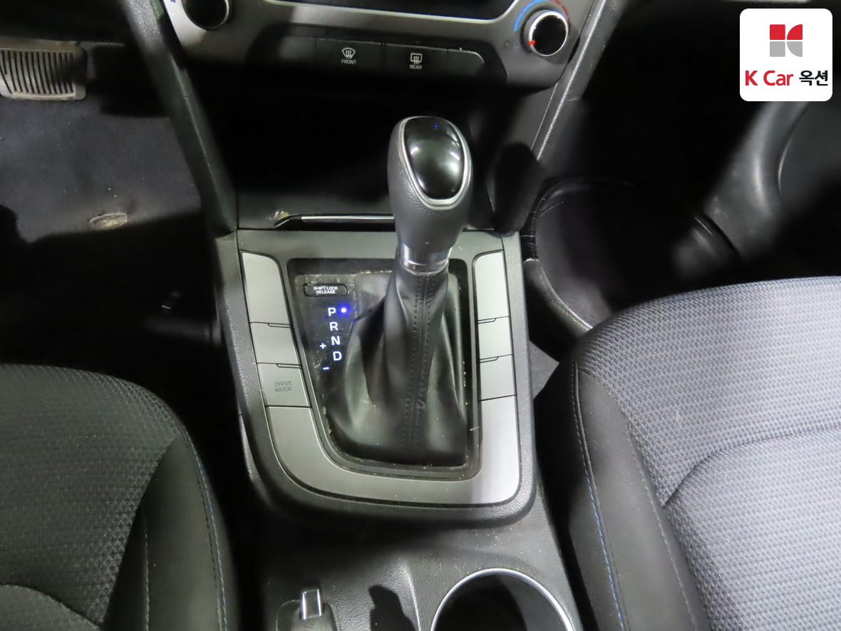 Hyundai Elantra 2018 - Image 16