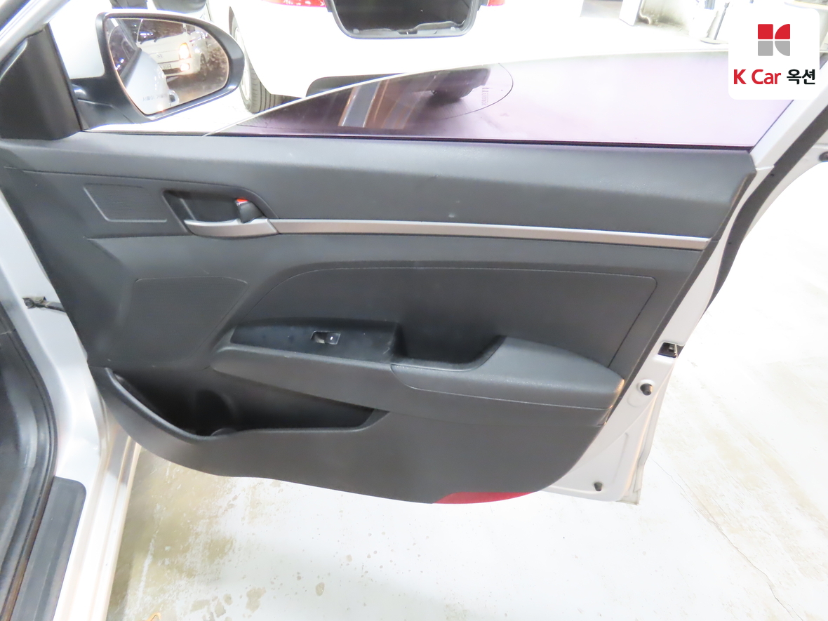 Hyundai Elantra 2018 - Image 26