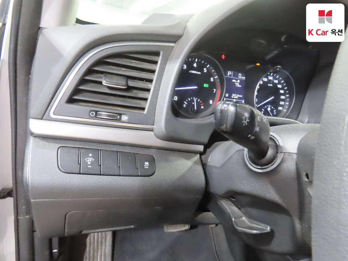 Hyundai Elantra 2018 - Image 9