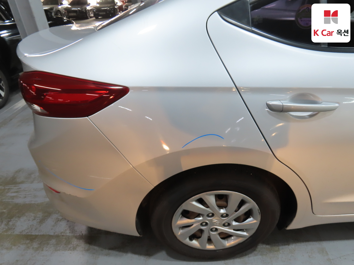 Hyundai Elantra 2018 - Image 35