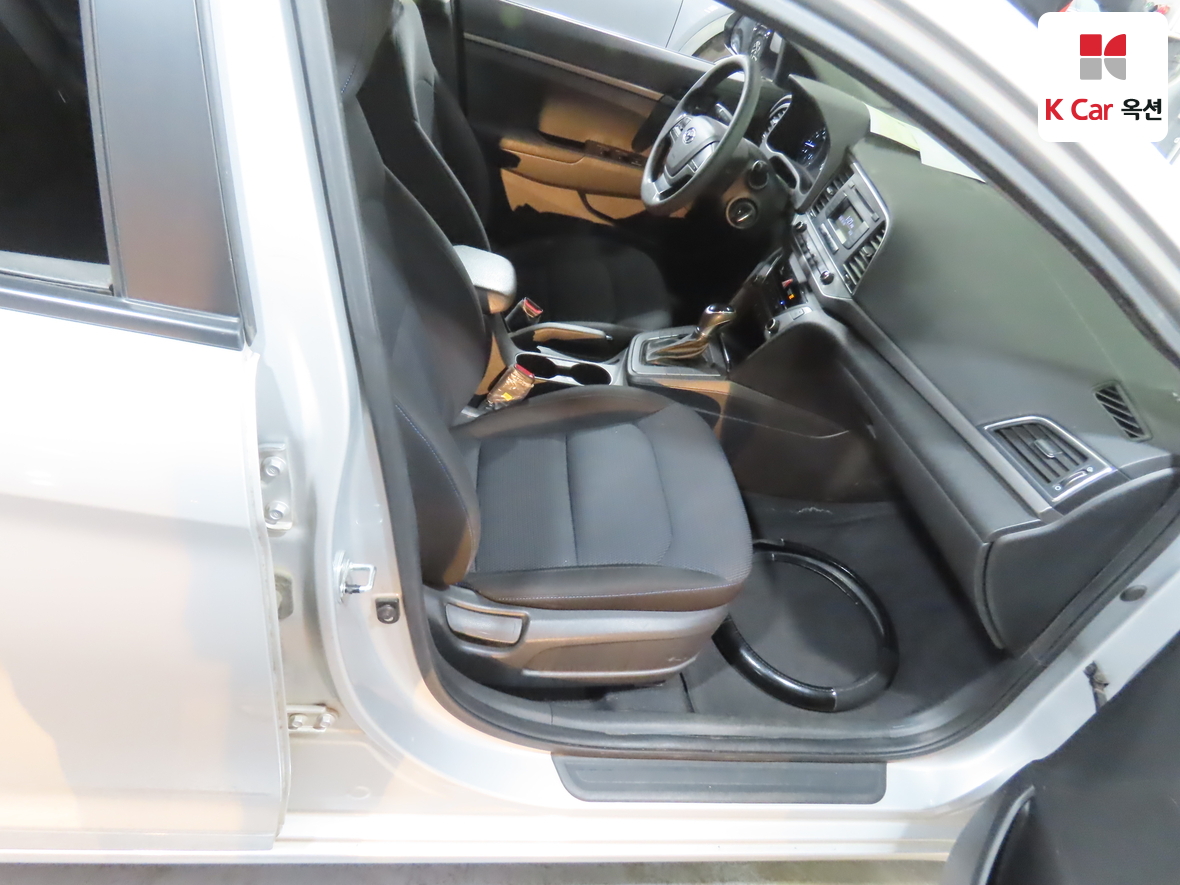 Hyundai Elantra 2018 - Image 27