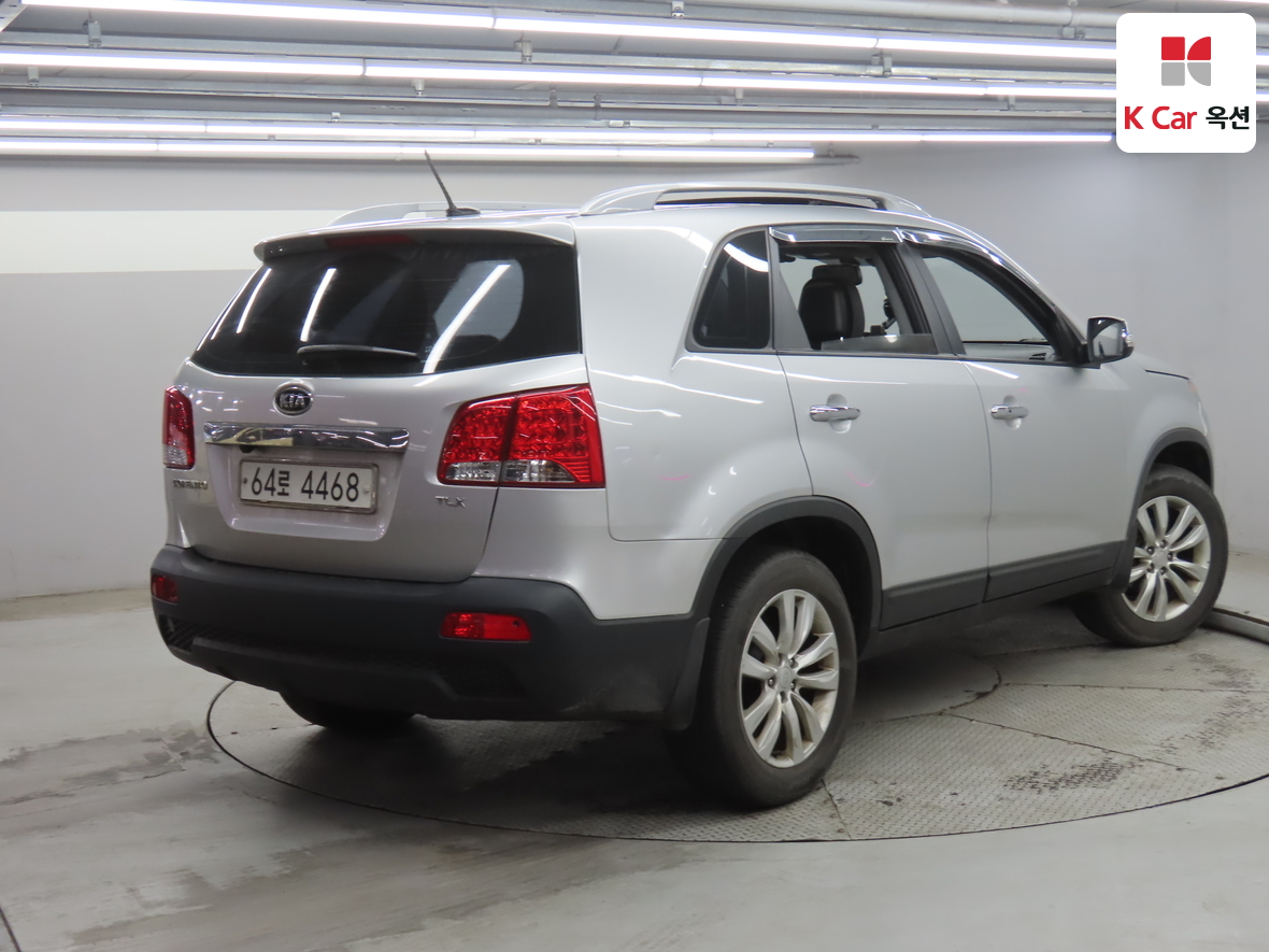 Kia Sorento 2010 - Image 2