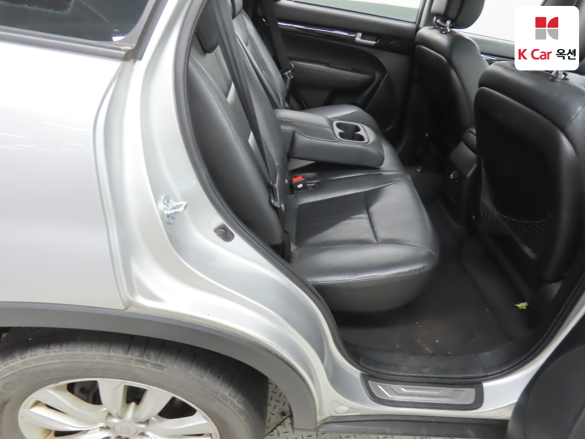 Kia Sorento 2010 - Image 30