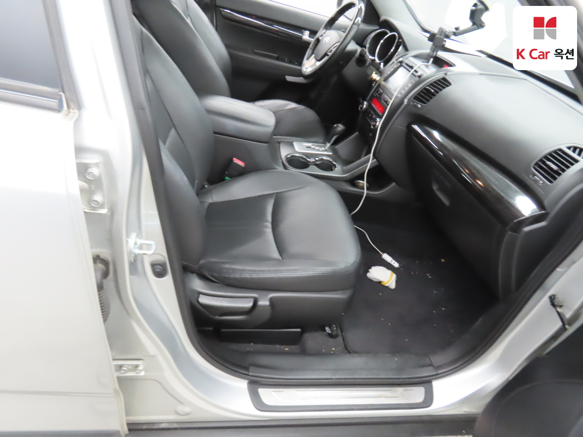 Kia Sorento 2010 - Image 32
