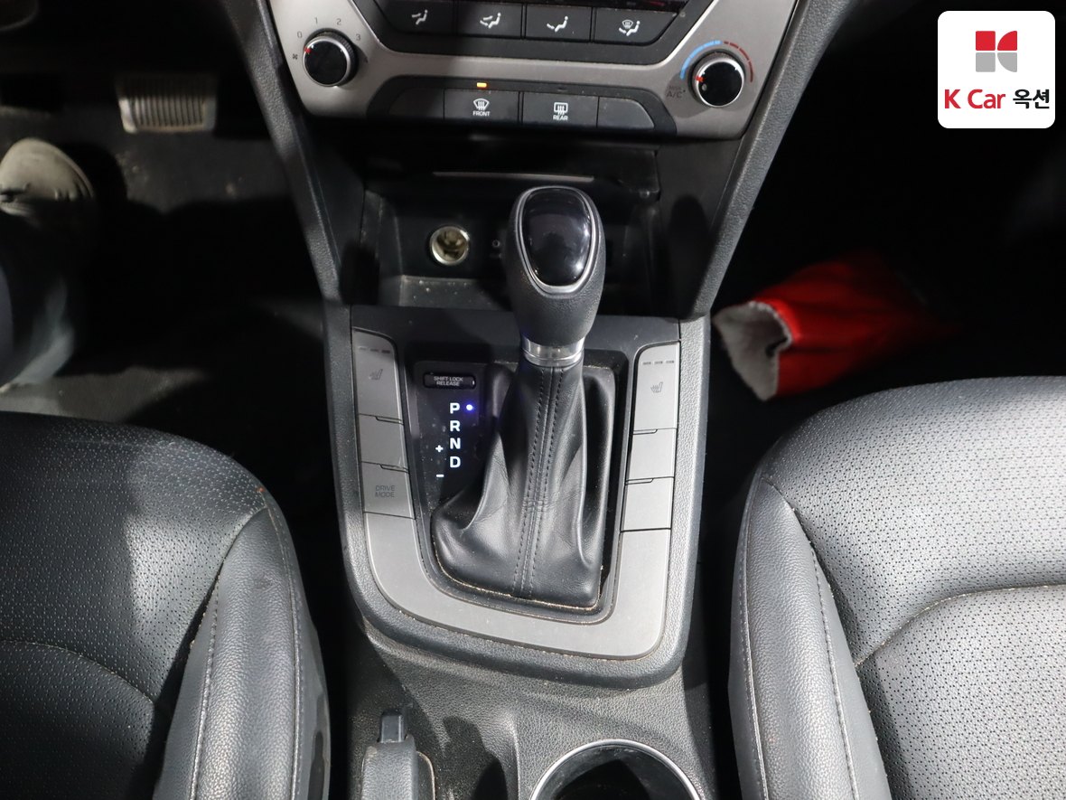 Hyundai Elantra 2018 - Image 17