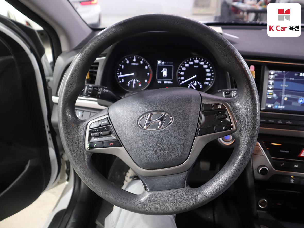 Hyundai Elantra 2018 - Image 10