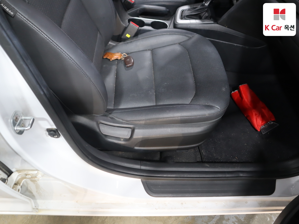 Hyundai Elantra 2018 - Image 30