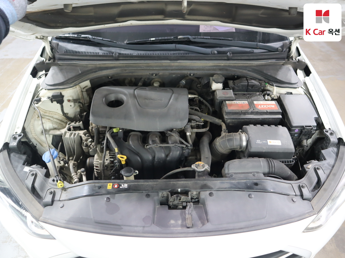 Hyundai Elantra 2018 - Image 33