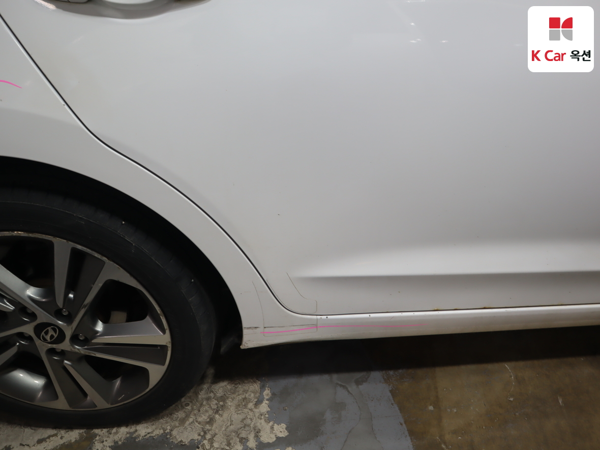 Hyundai Elantra 2018 - Image 44