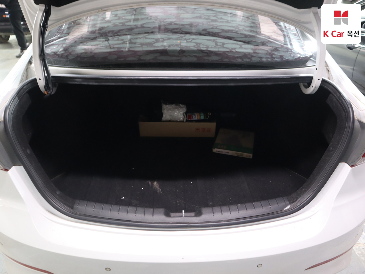 Hyundai Elantra 2018 - Image 26