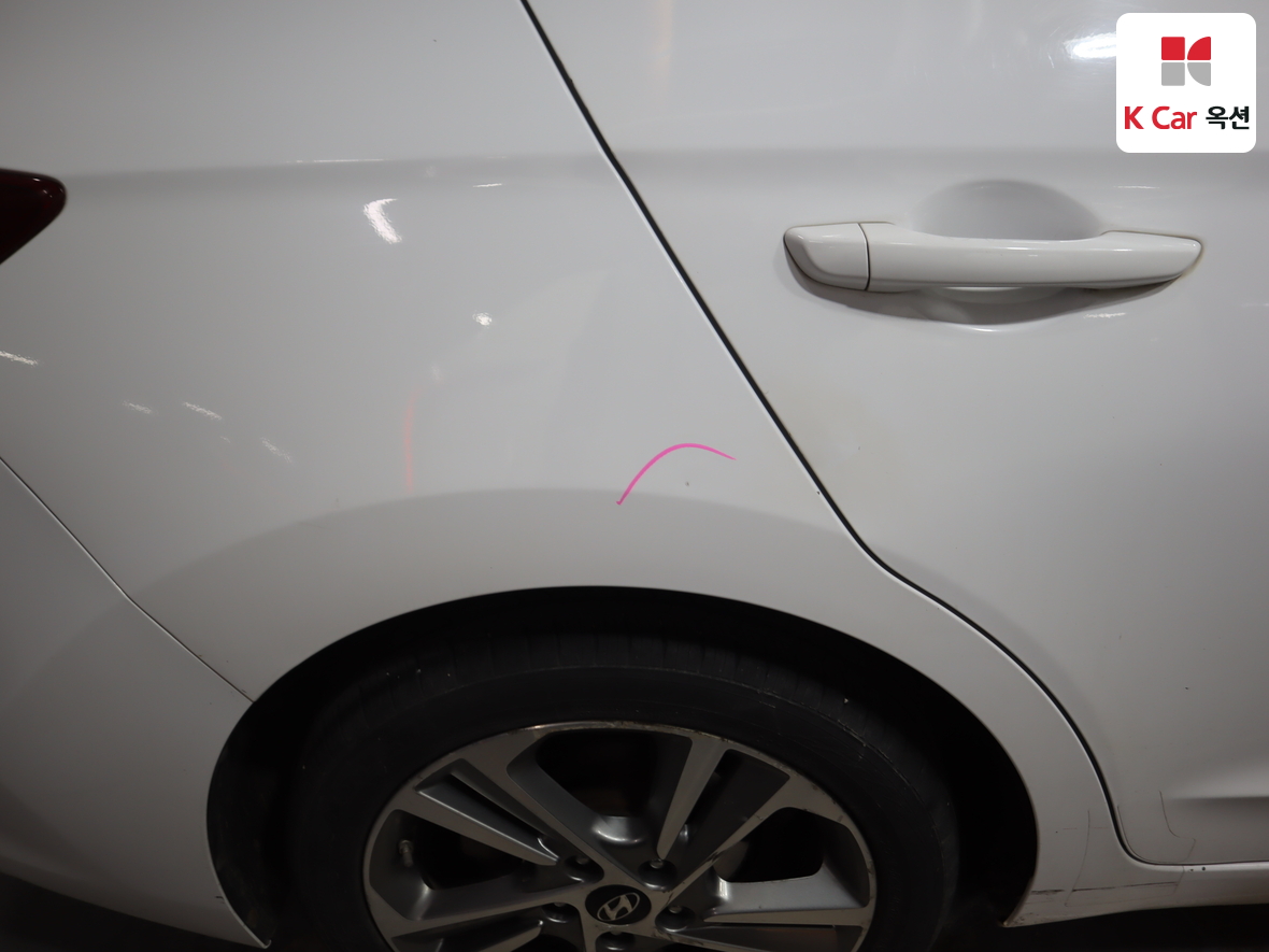 Hyundai Elantra 2018 - Image 43