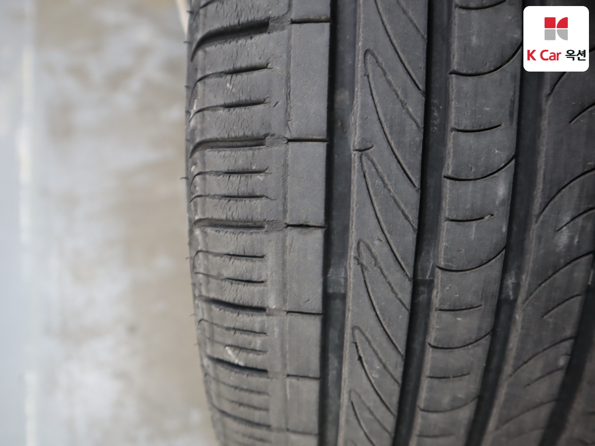 Hyundai Elantra 2018 - Image 32